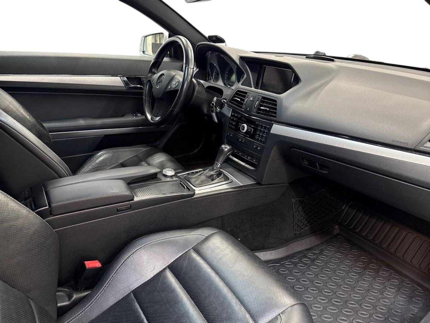 MERCEDES-BENZ E 9