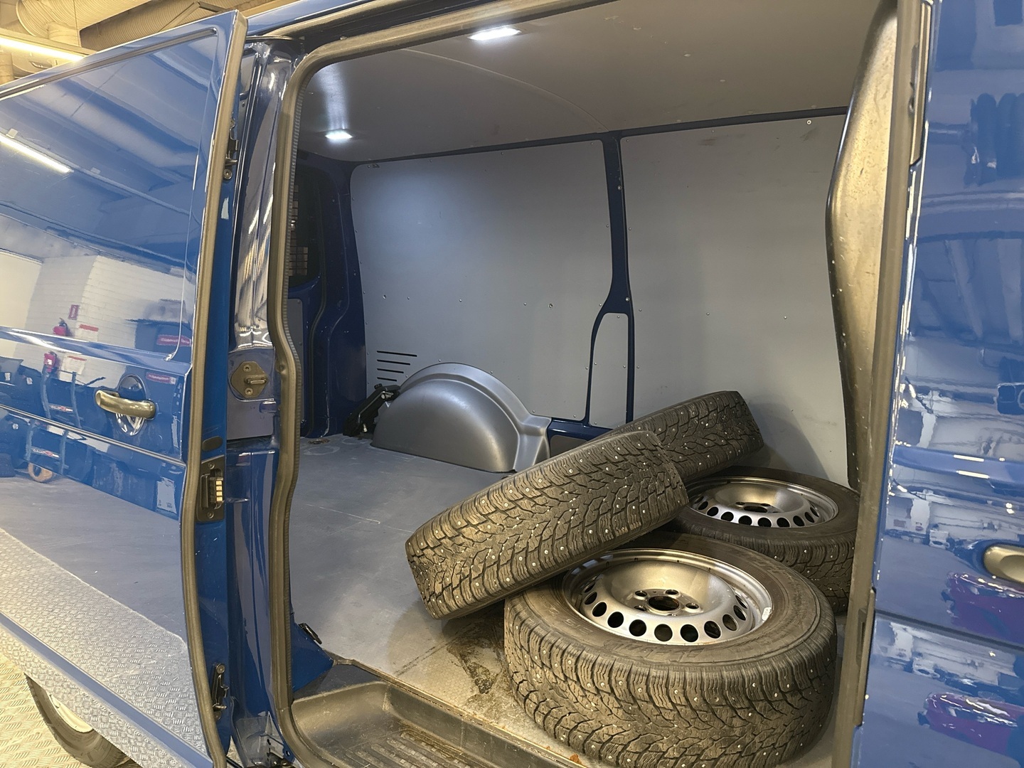 VOLKSWAGEN Transporter 2021