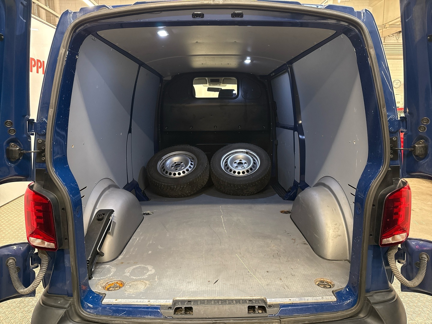 VOLKSWAGEN Transporter 2021