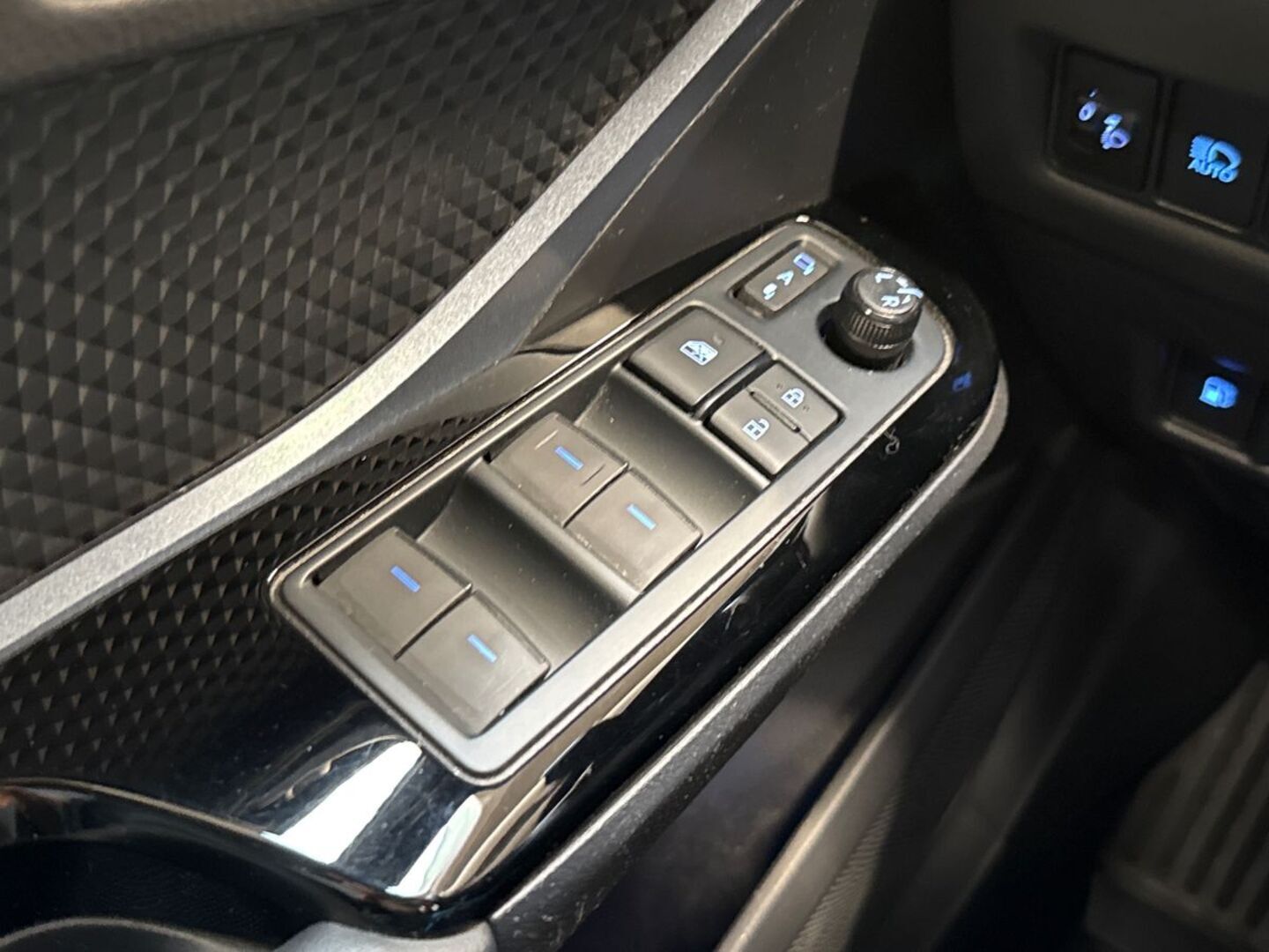TOYOTA C-HR 2021