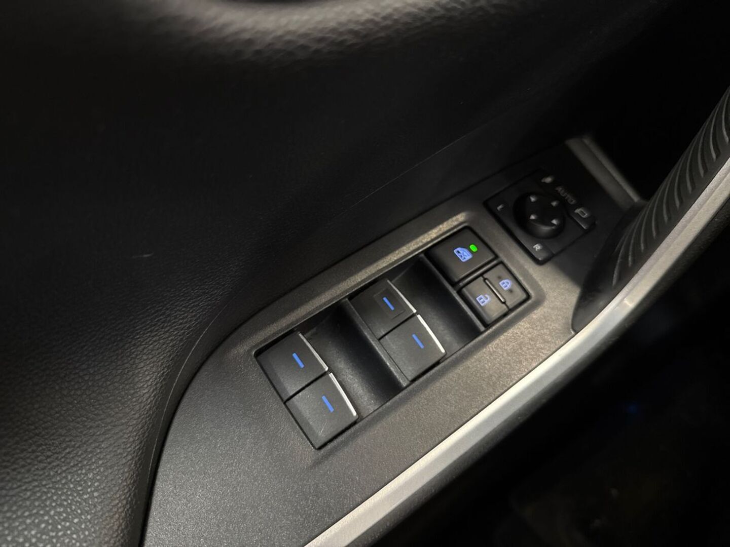 TOYOTA RAV4 Plug-in 2020