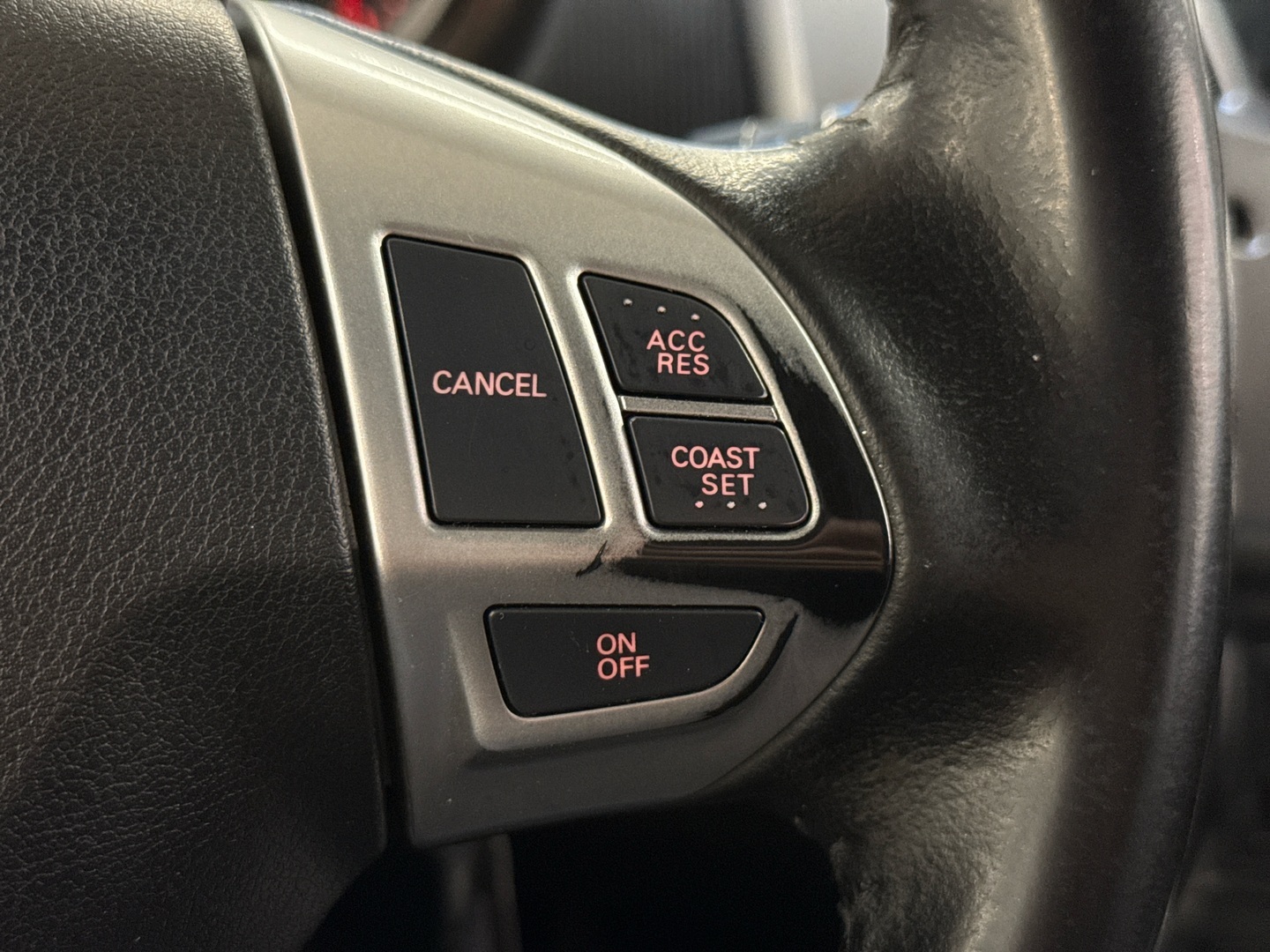 MITSUBISHI L200 2015