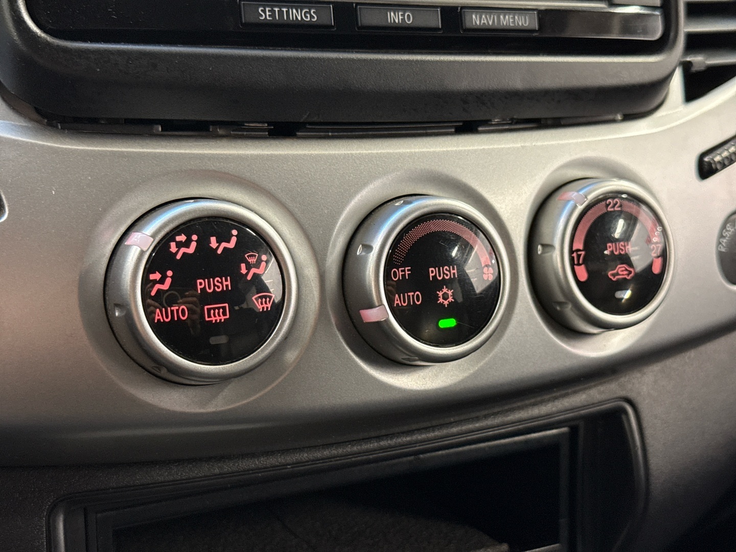 MITSUBISHI L200 2015