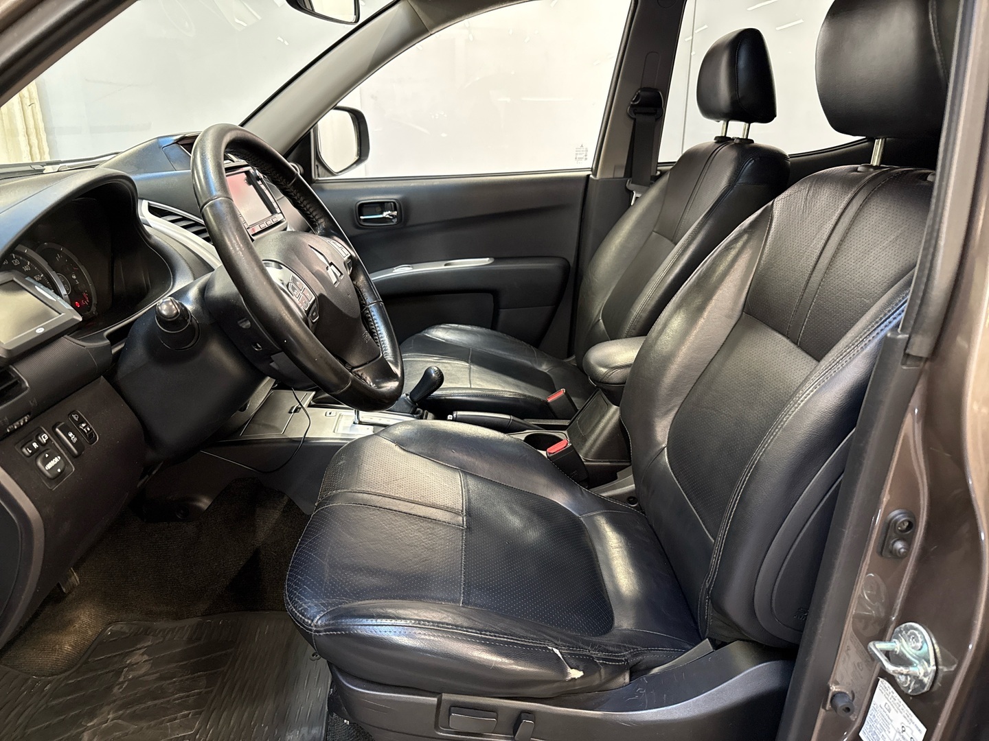 MITSUBISHI L200 2015