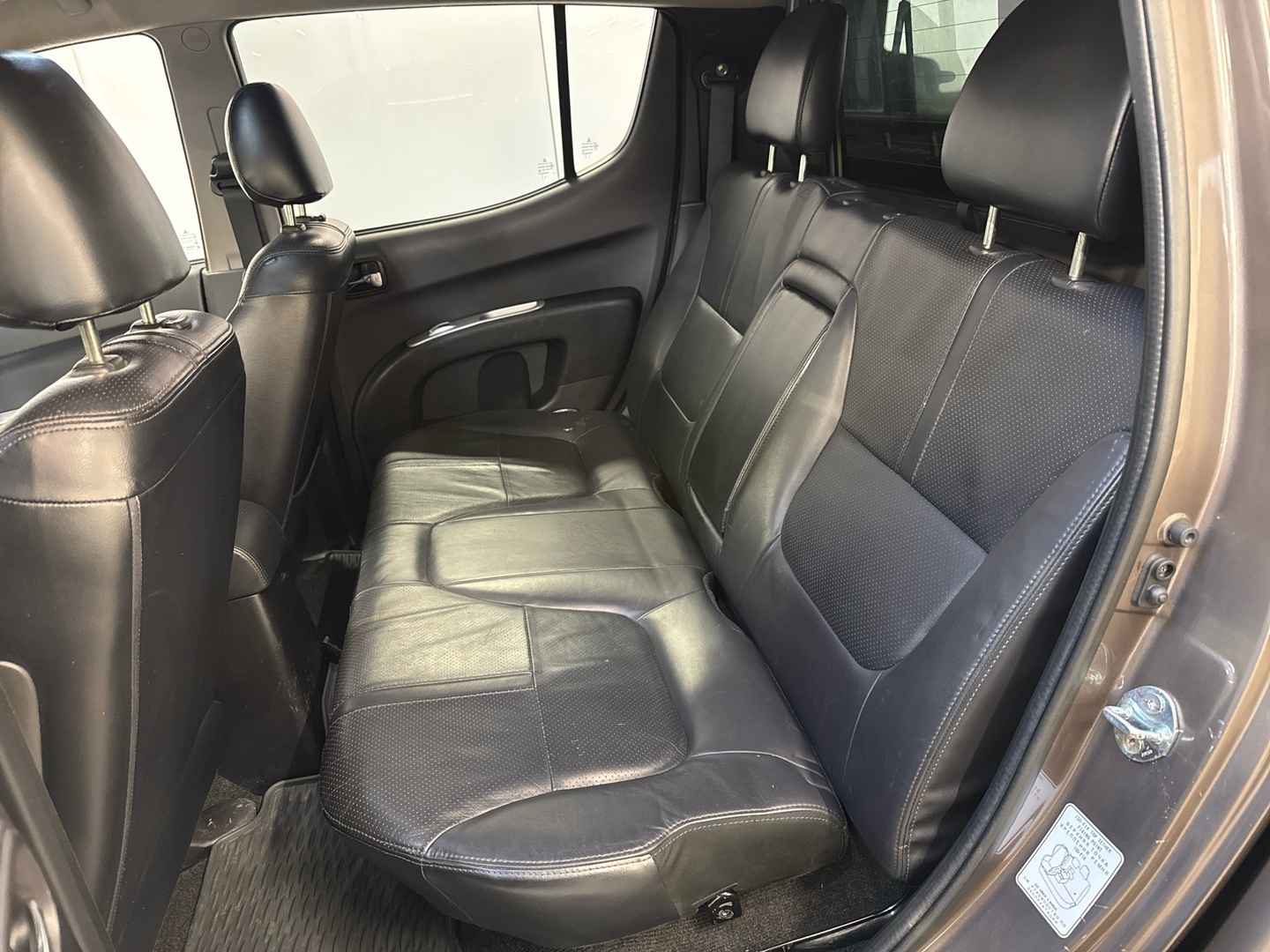 MITSUBISHI L200 2015