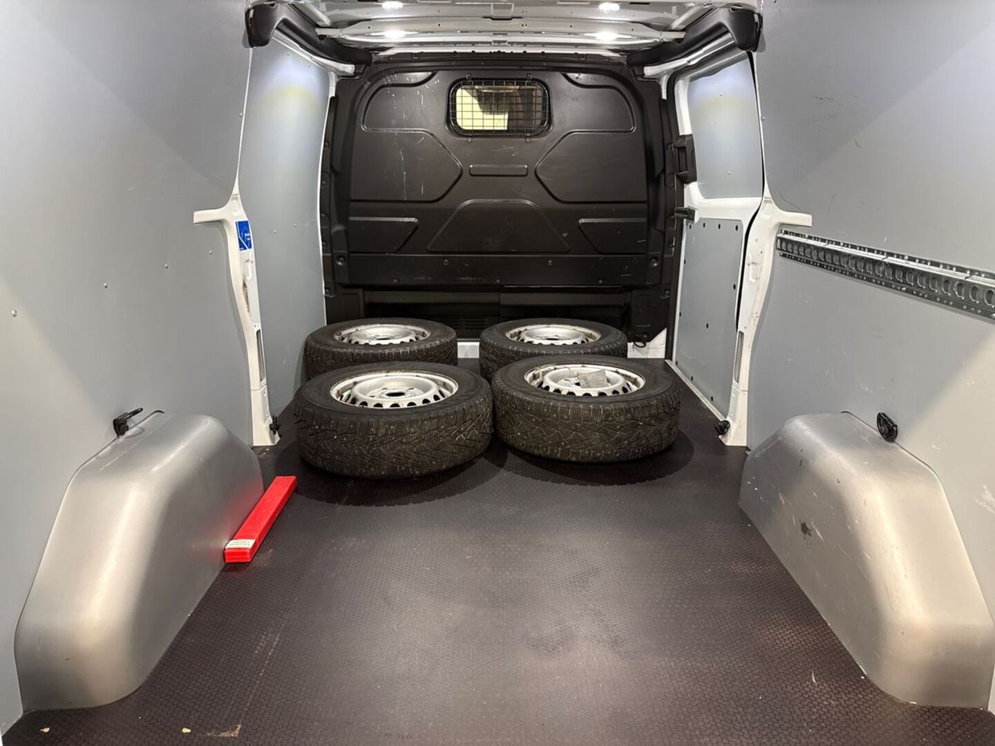 FORD Transit Custom 9
