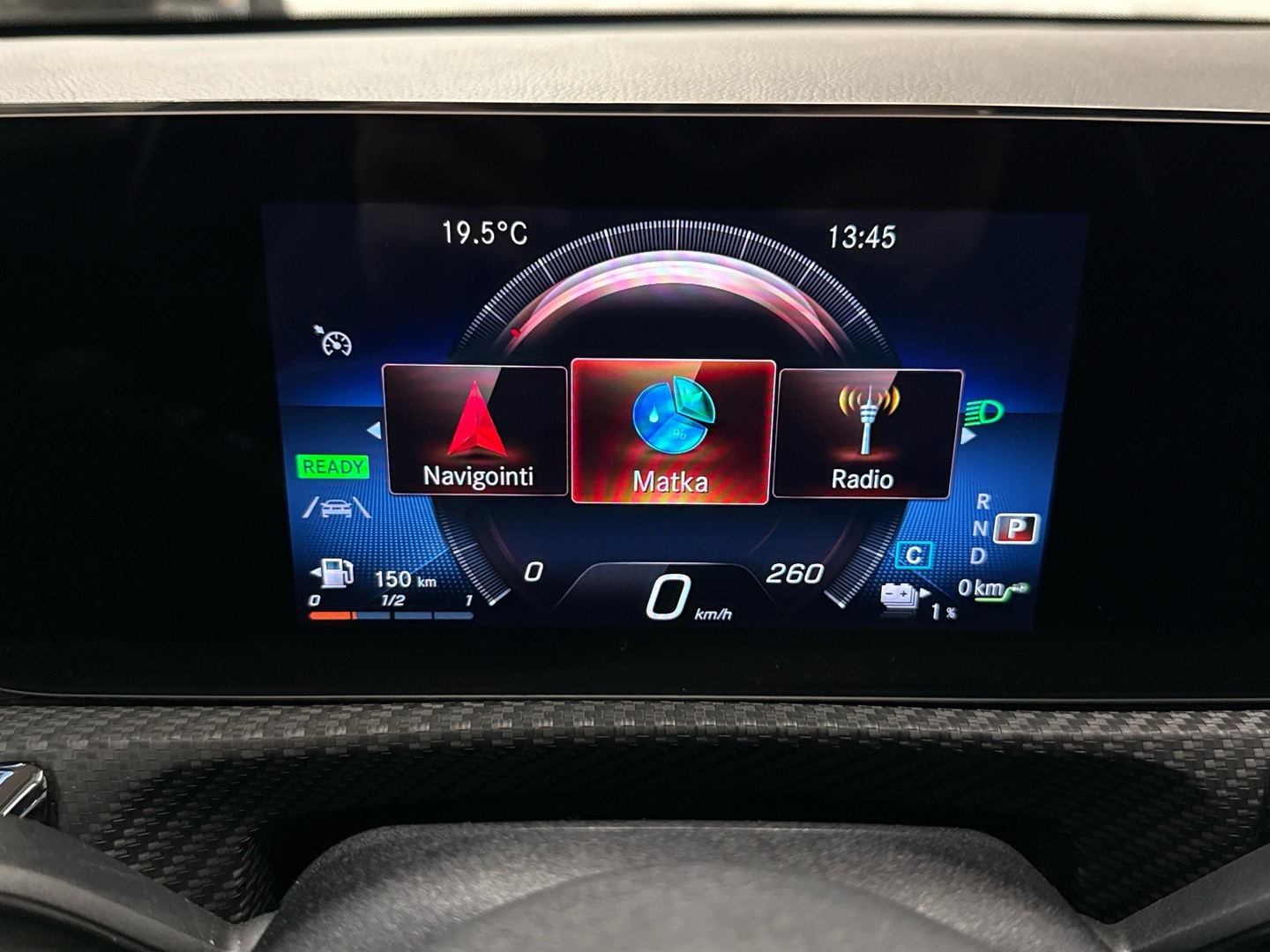 MERCEDES-BENZ A 2022