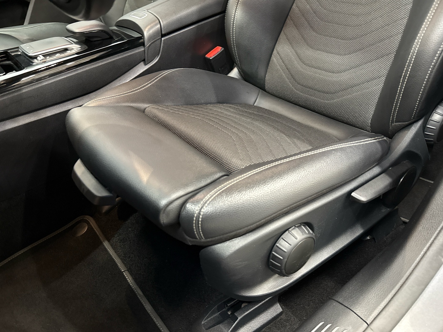 MERCEDES-BENZ A 2022