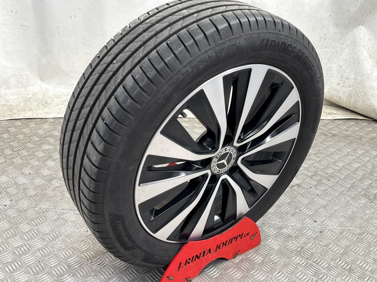 MERCEDES-BENZ A 2022