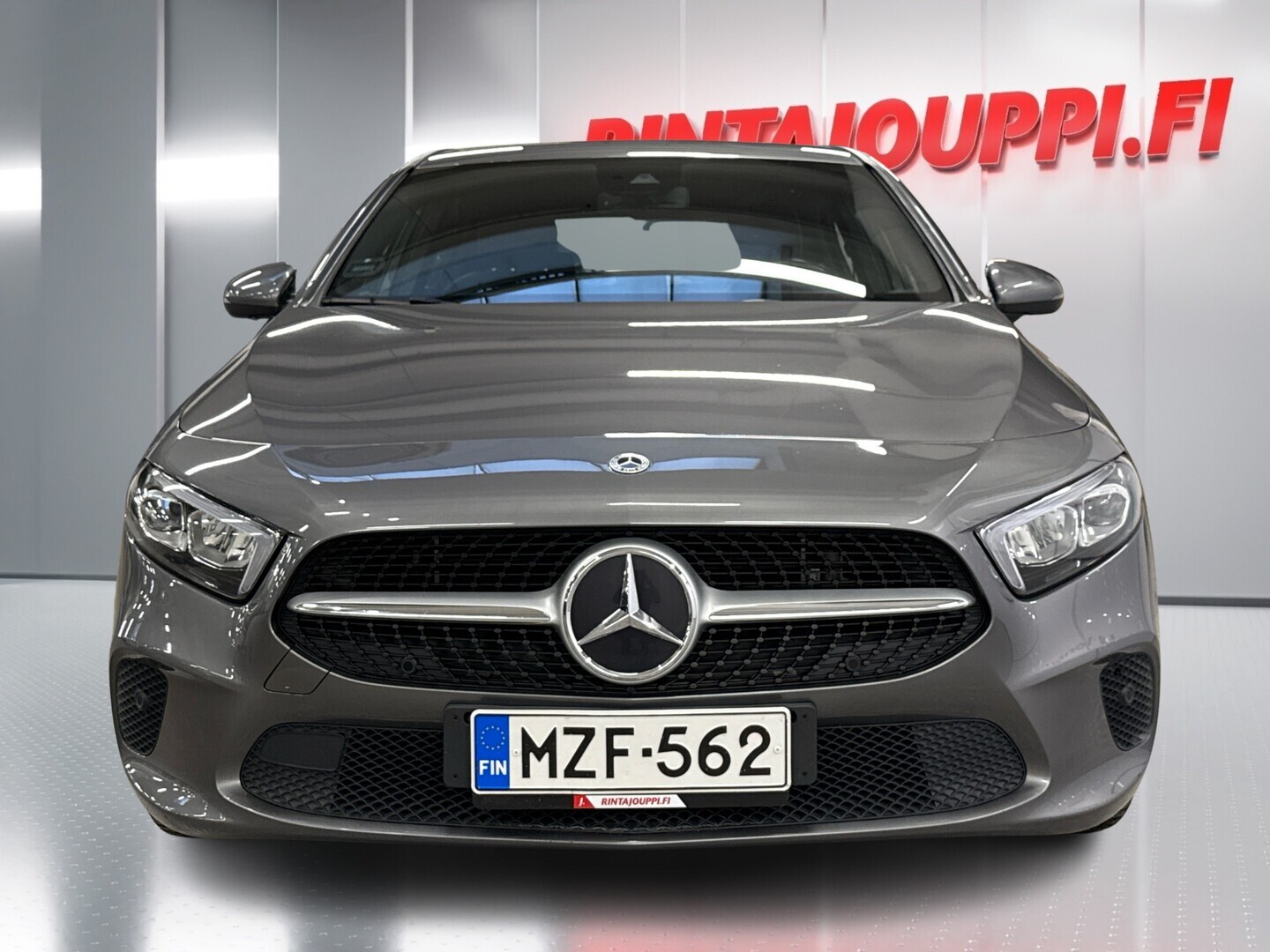 MERCEDES-BENZ A 2022