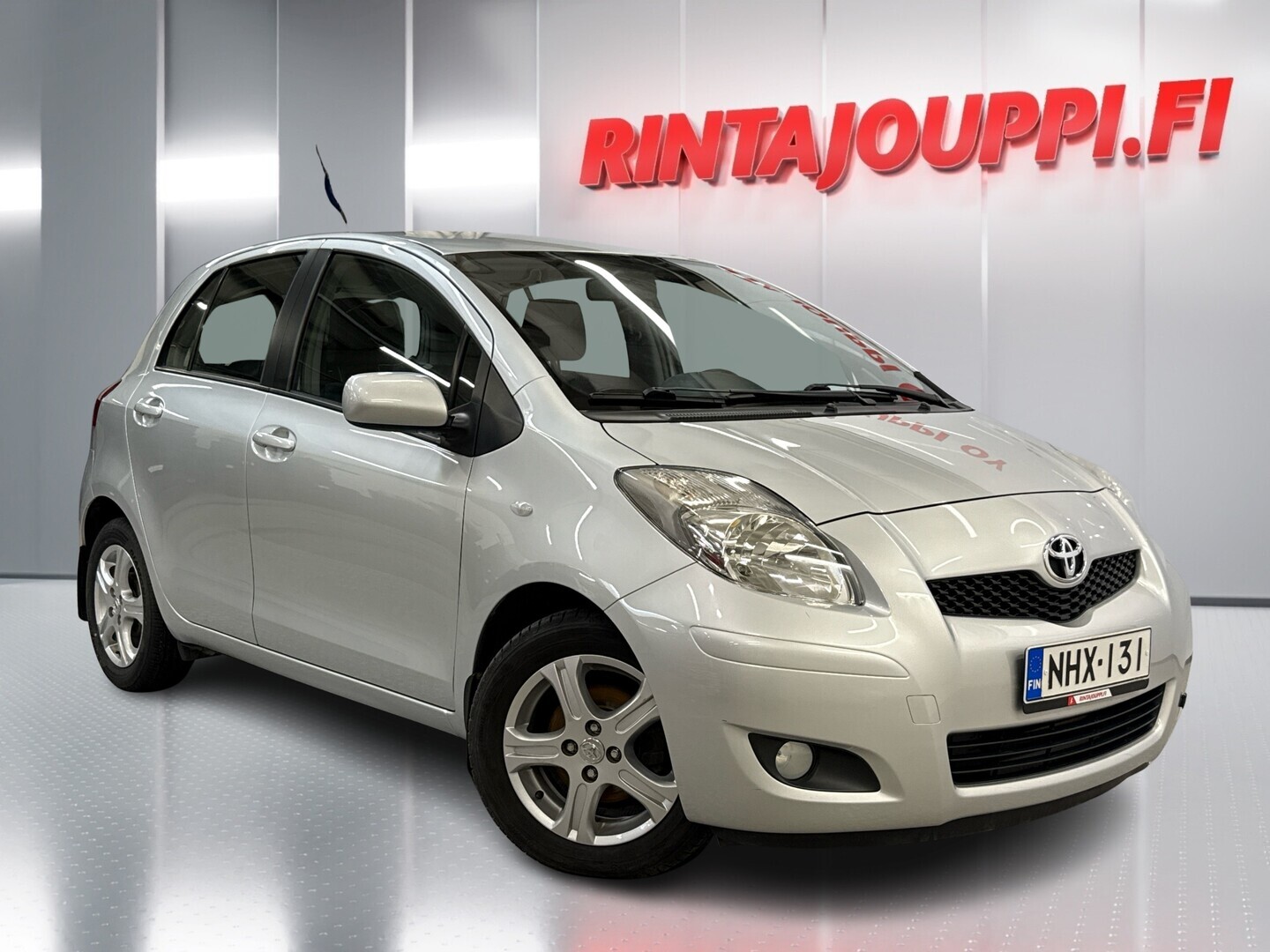 TOYOTA Yaris 2011