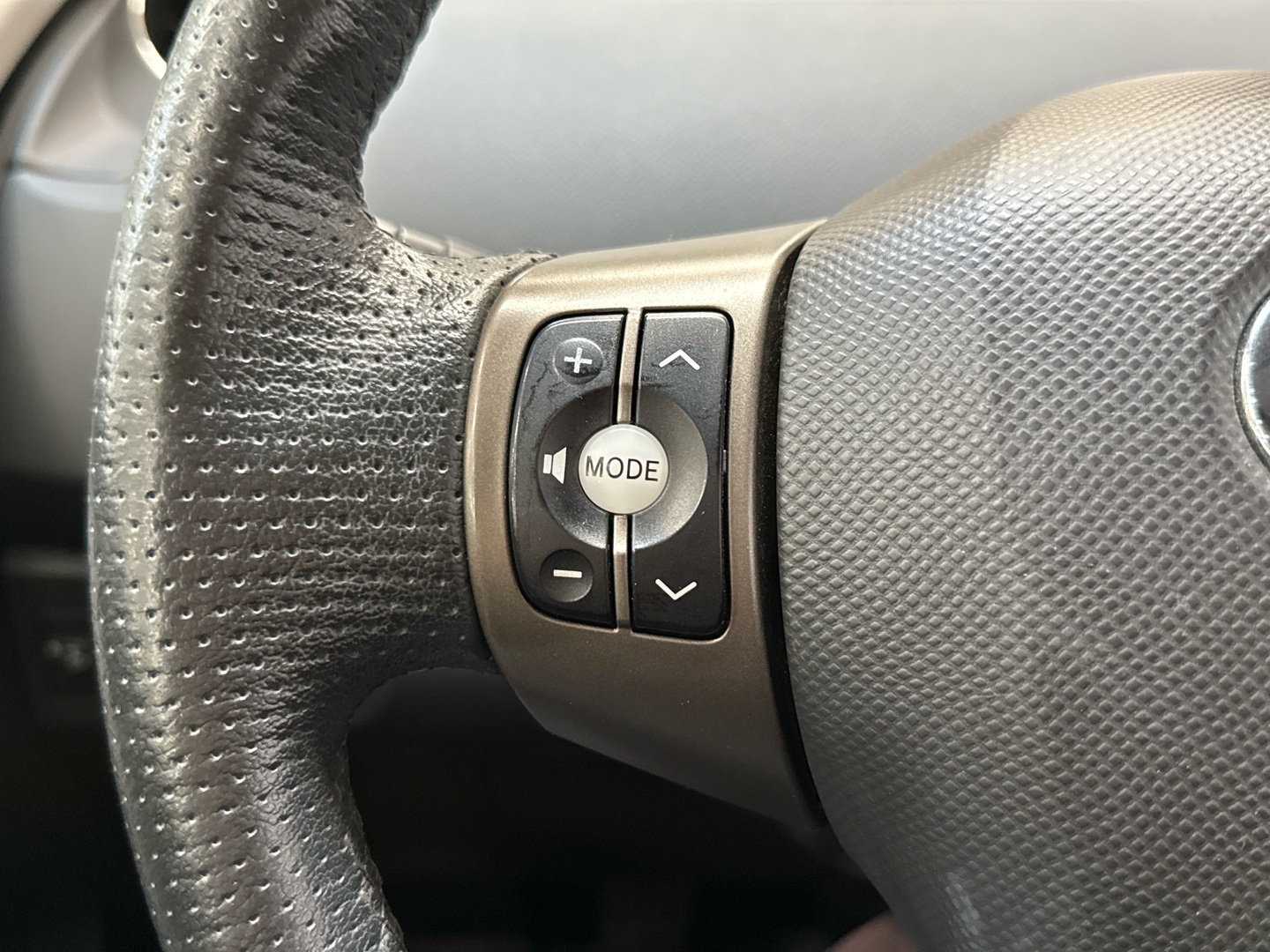 TOYOTA Yaris 2011