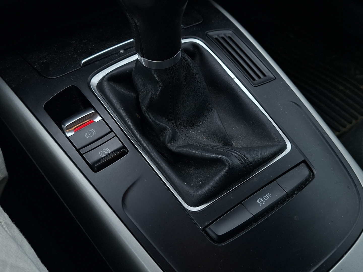 AUDI A4 2012