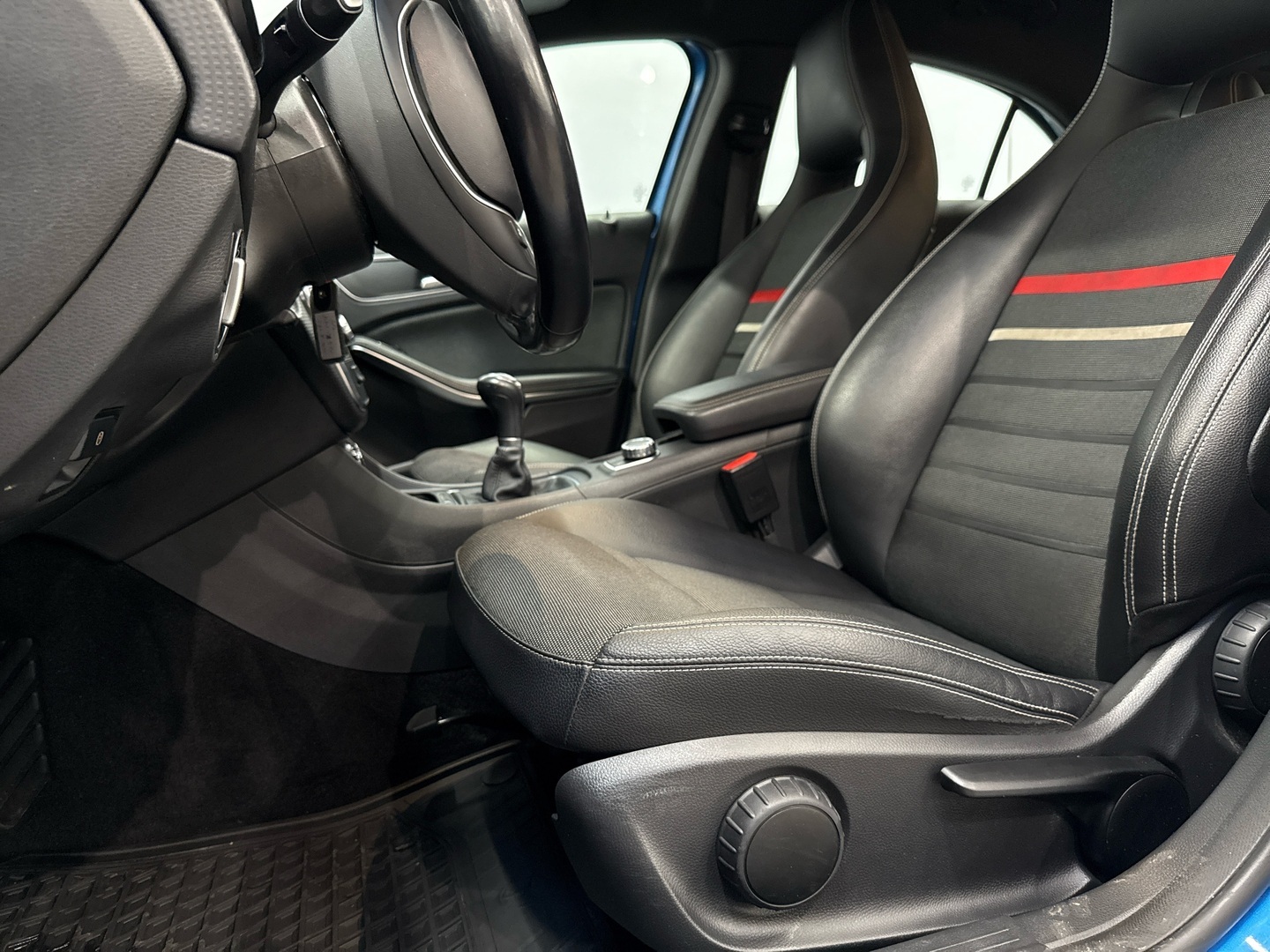 MERCEDES-BENZ A 2013