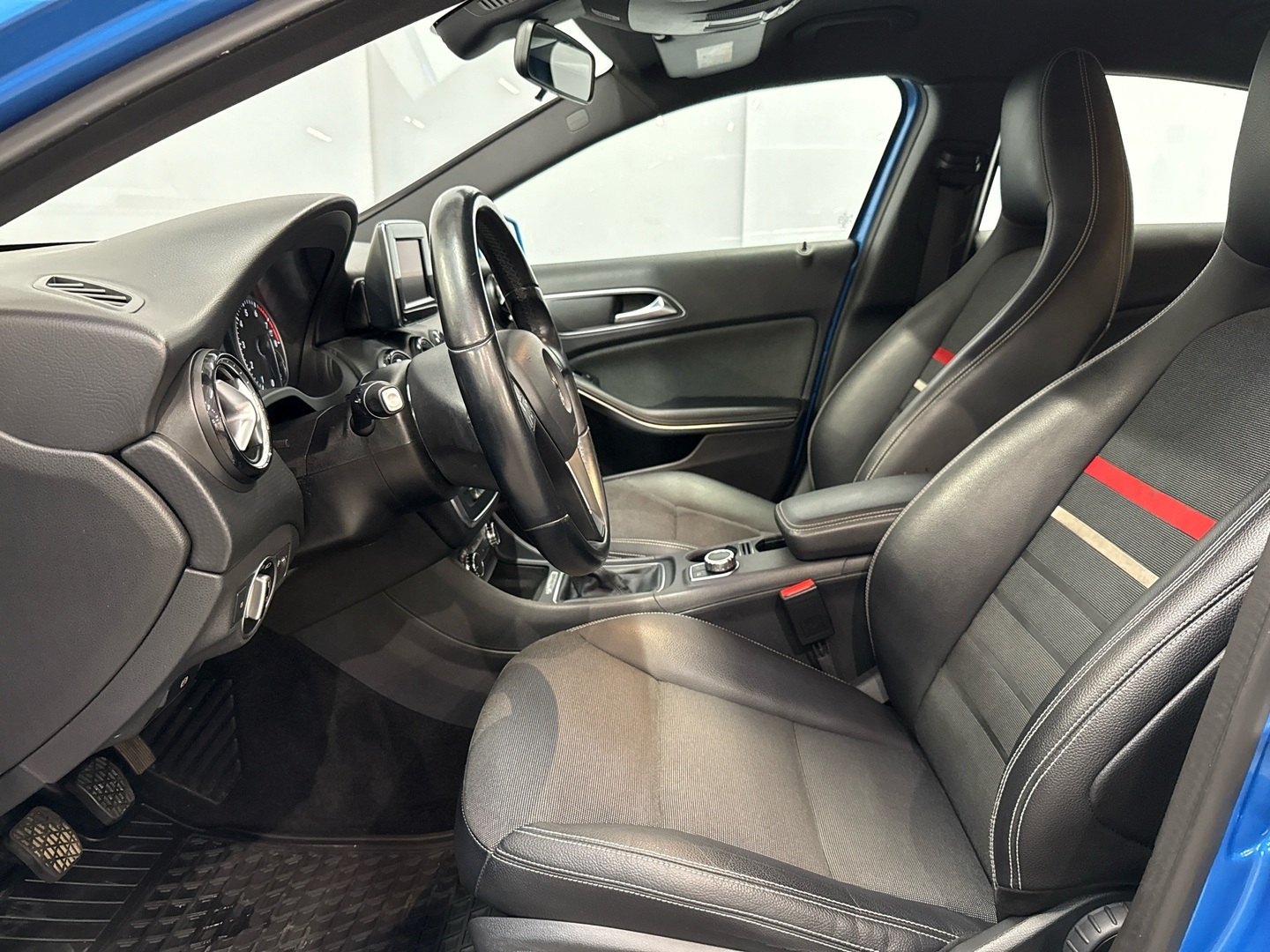 MERCEDES-BENZ A 2013