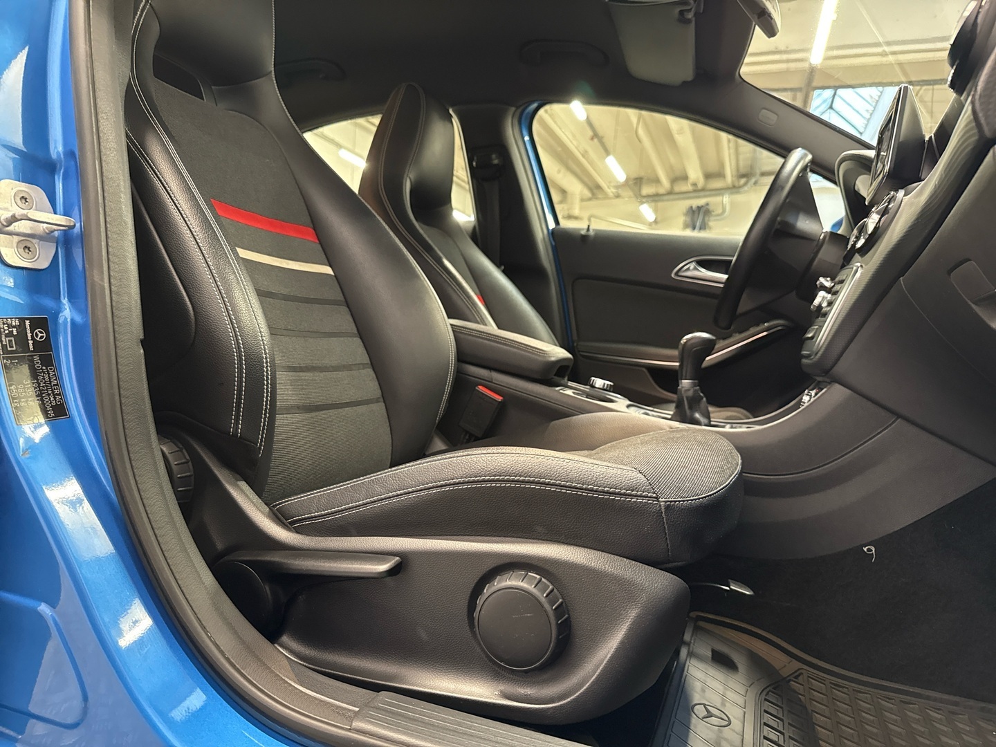 MERCEDES-BENZ A 2013