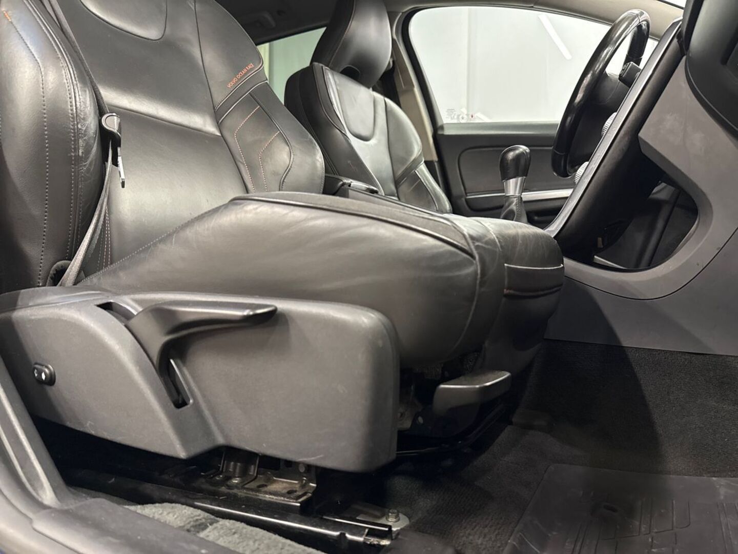 VOLVO V60 17