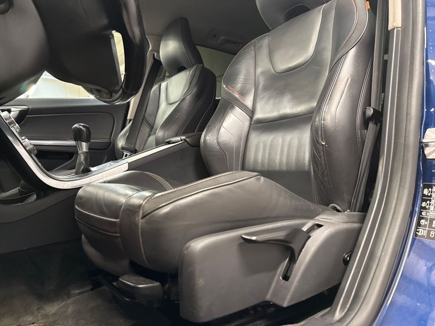 VOLVO V60 29