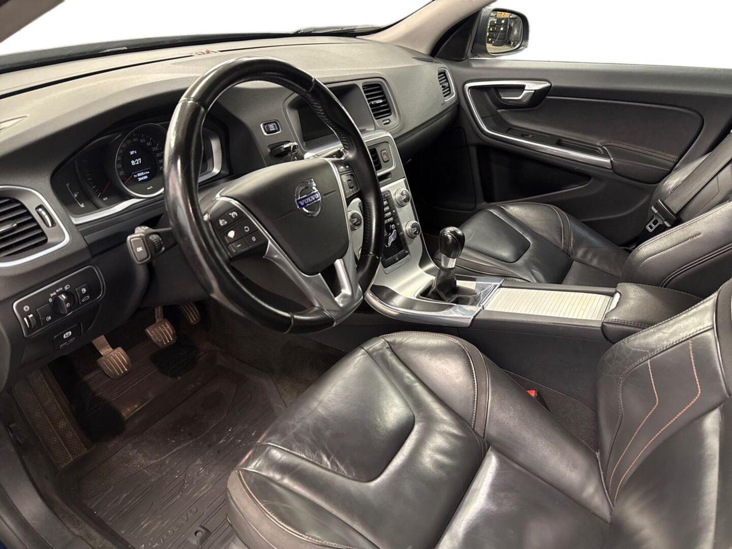VOLVO V60 7