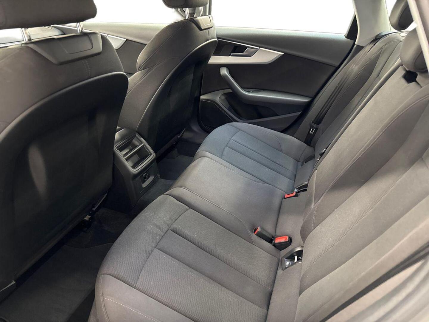 AUDI A4 2016