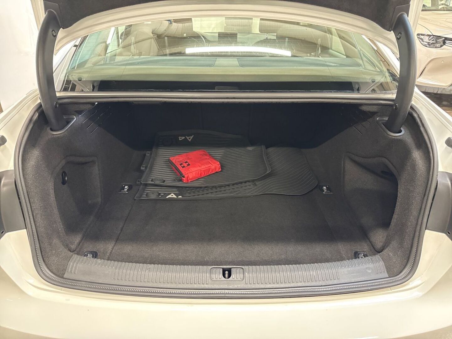 AUDI A4 2016