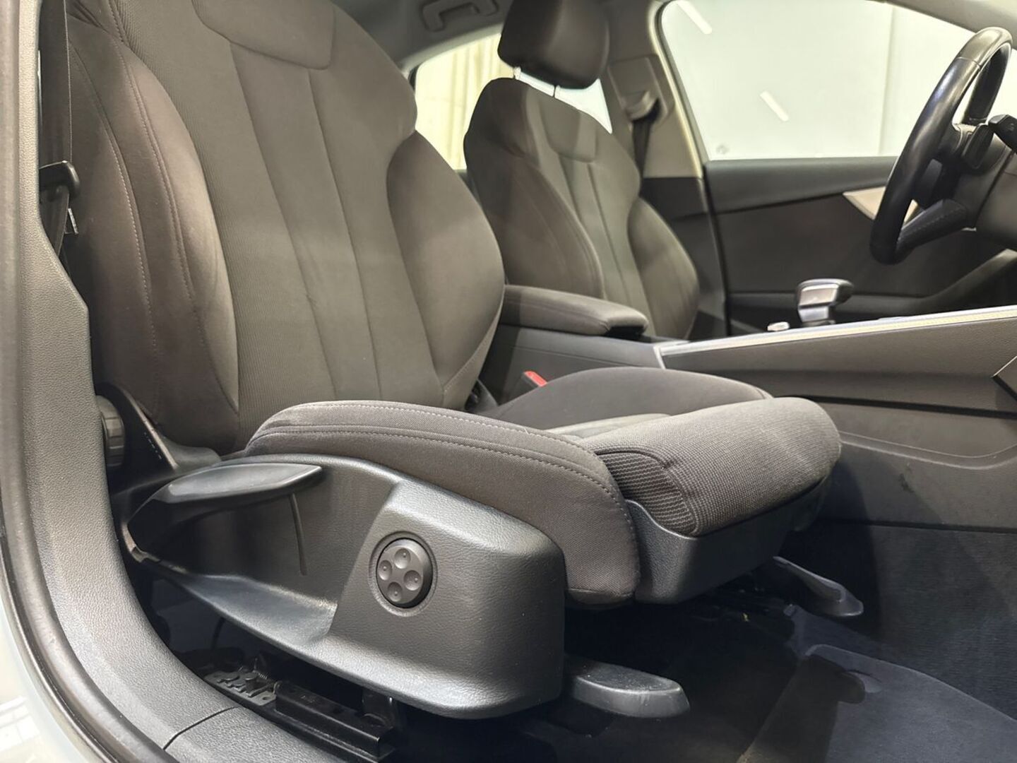 AUDI A4 2016