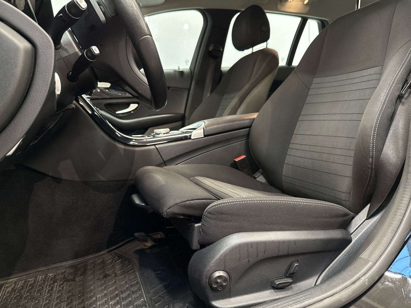 MERCEDES-BENZ C 2016