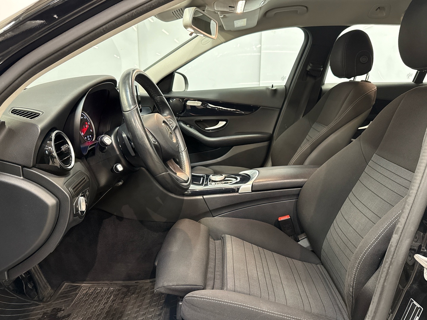 MERCEDES-BENZ C 2016