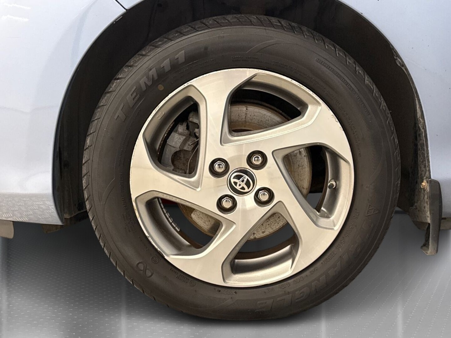 TOYOTA Yaris 2016