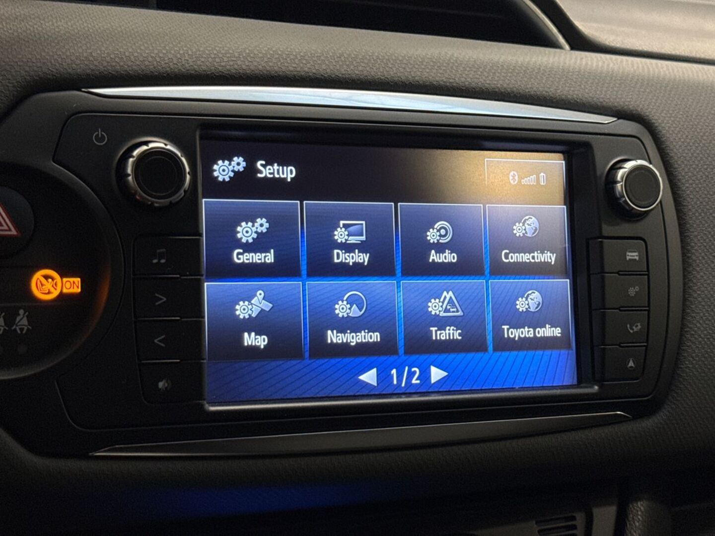 TOYOTA Yaris 2016