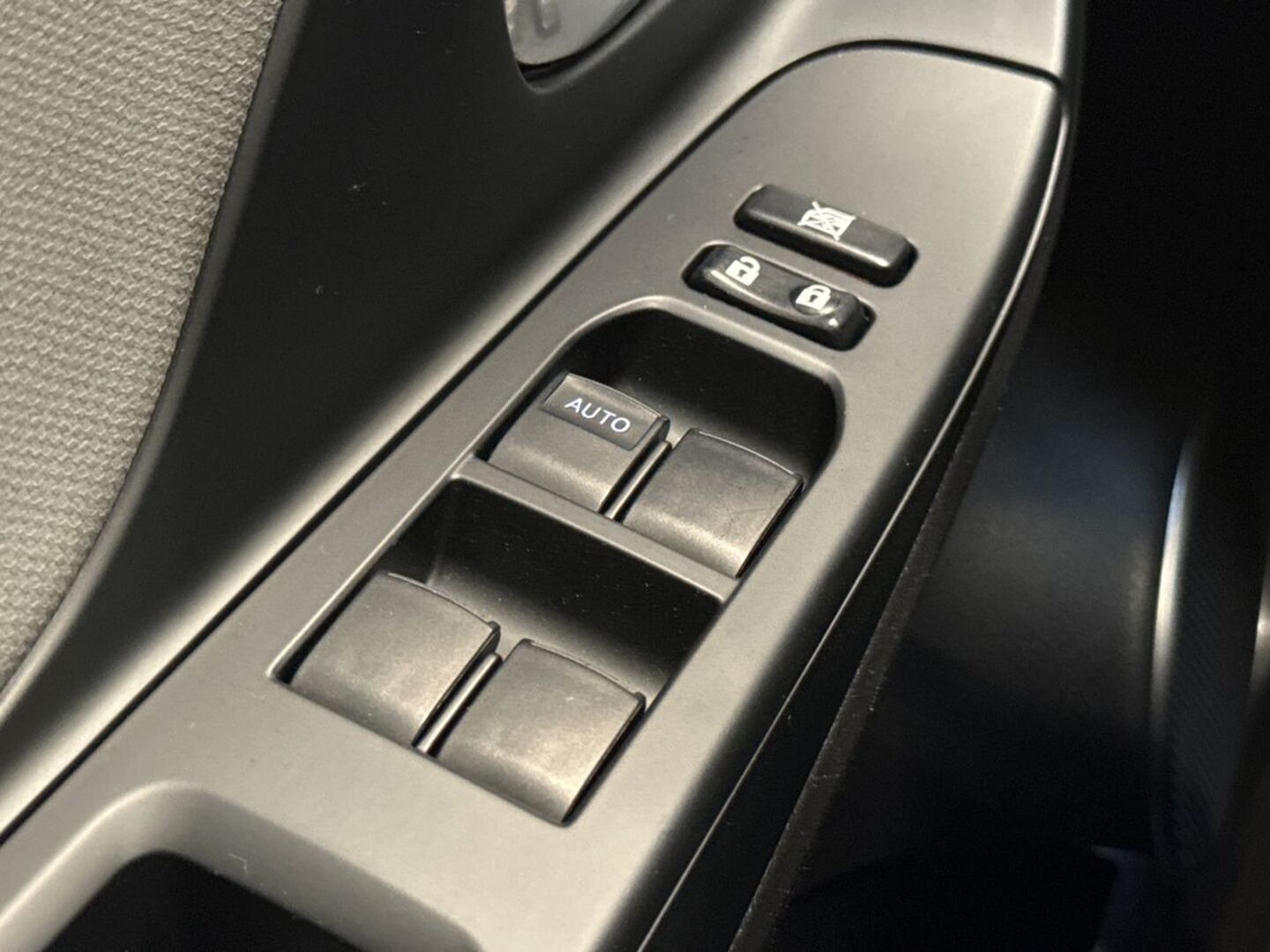 TOYOTA Yaris 2016