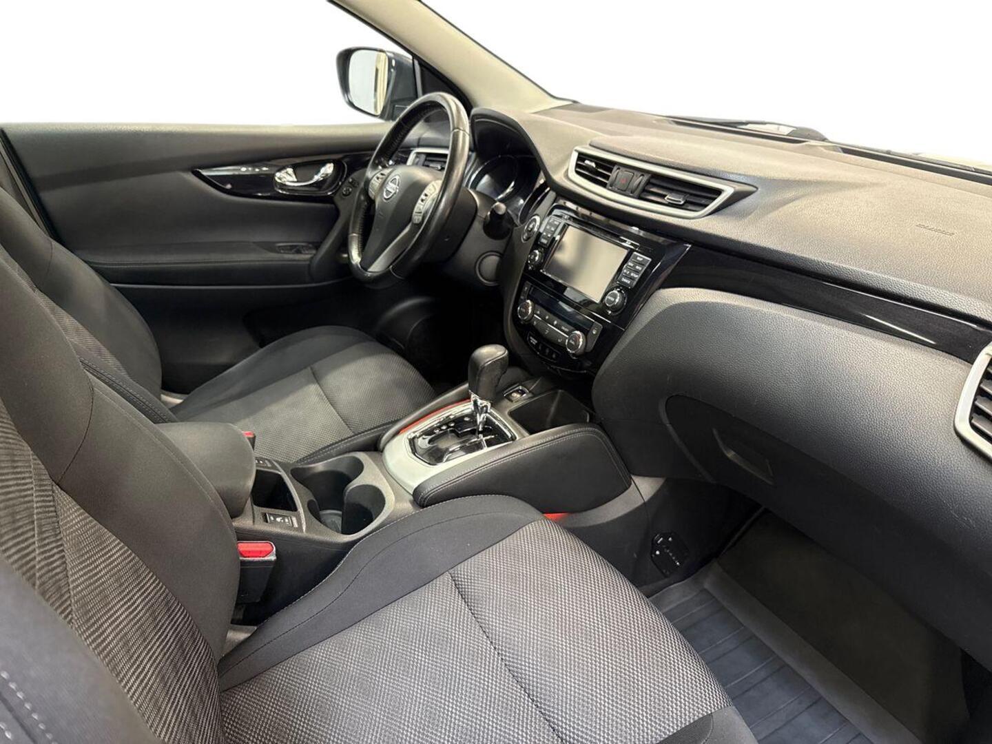 NISSAN Qashqai 2017