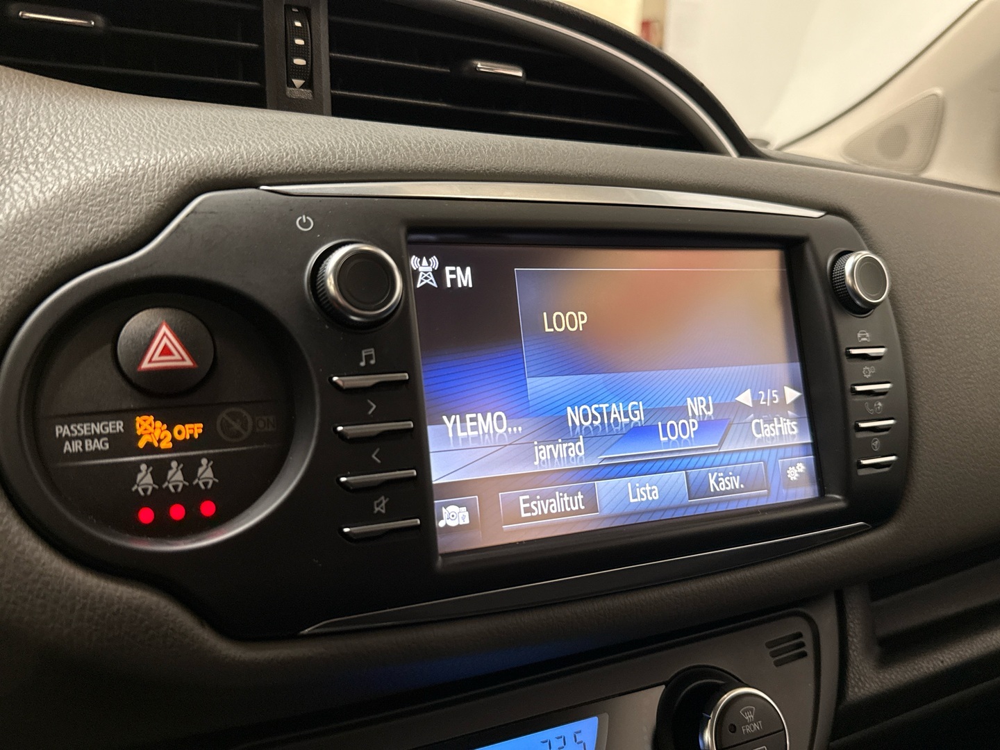 TOYOTA Yaris 2018