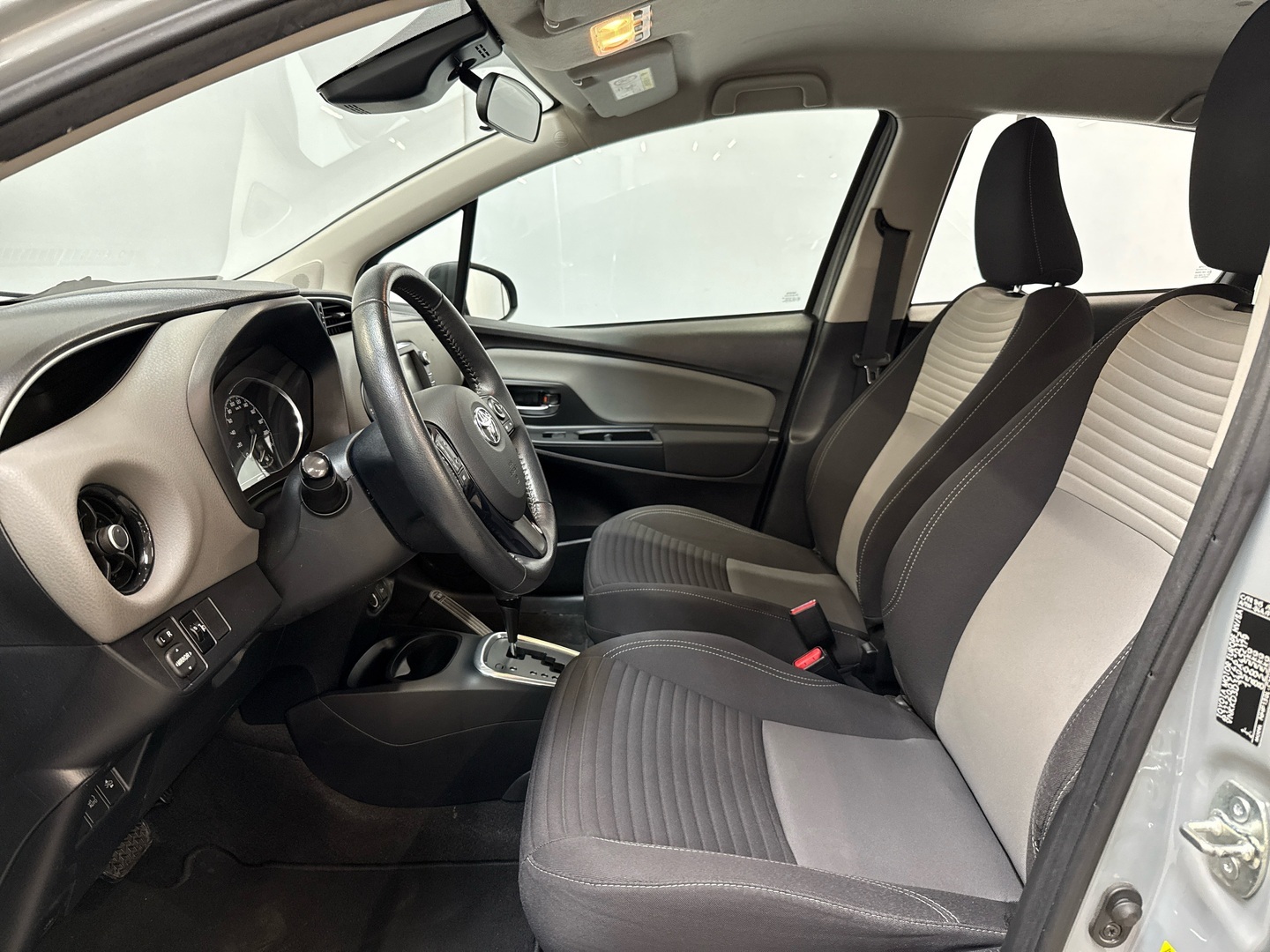 TOYOTA Yaris 2018