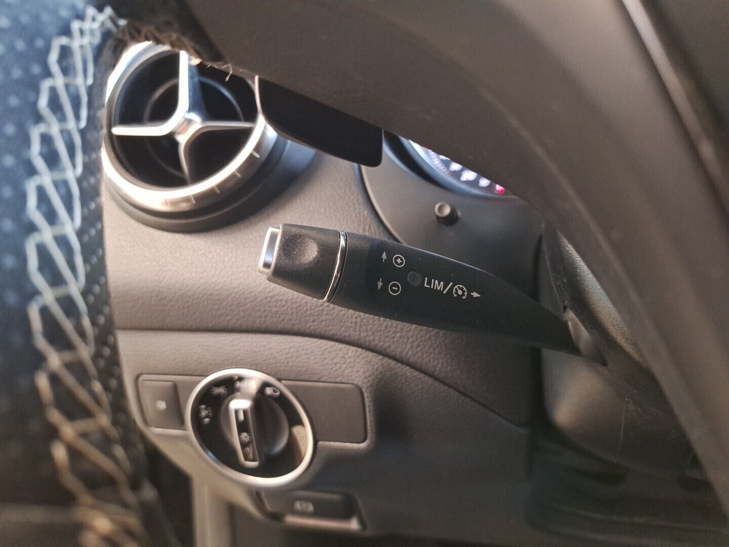 MERCEDES-BENZ CLA 2018