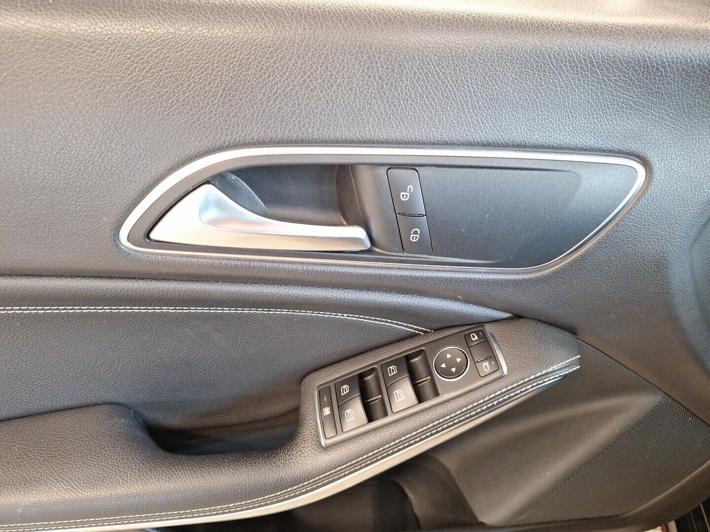 MERCEDES-BENZ CLA 2018