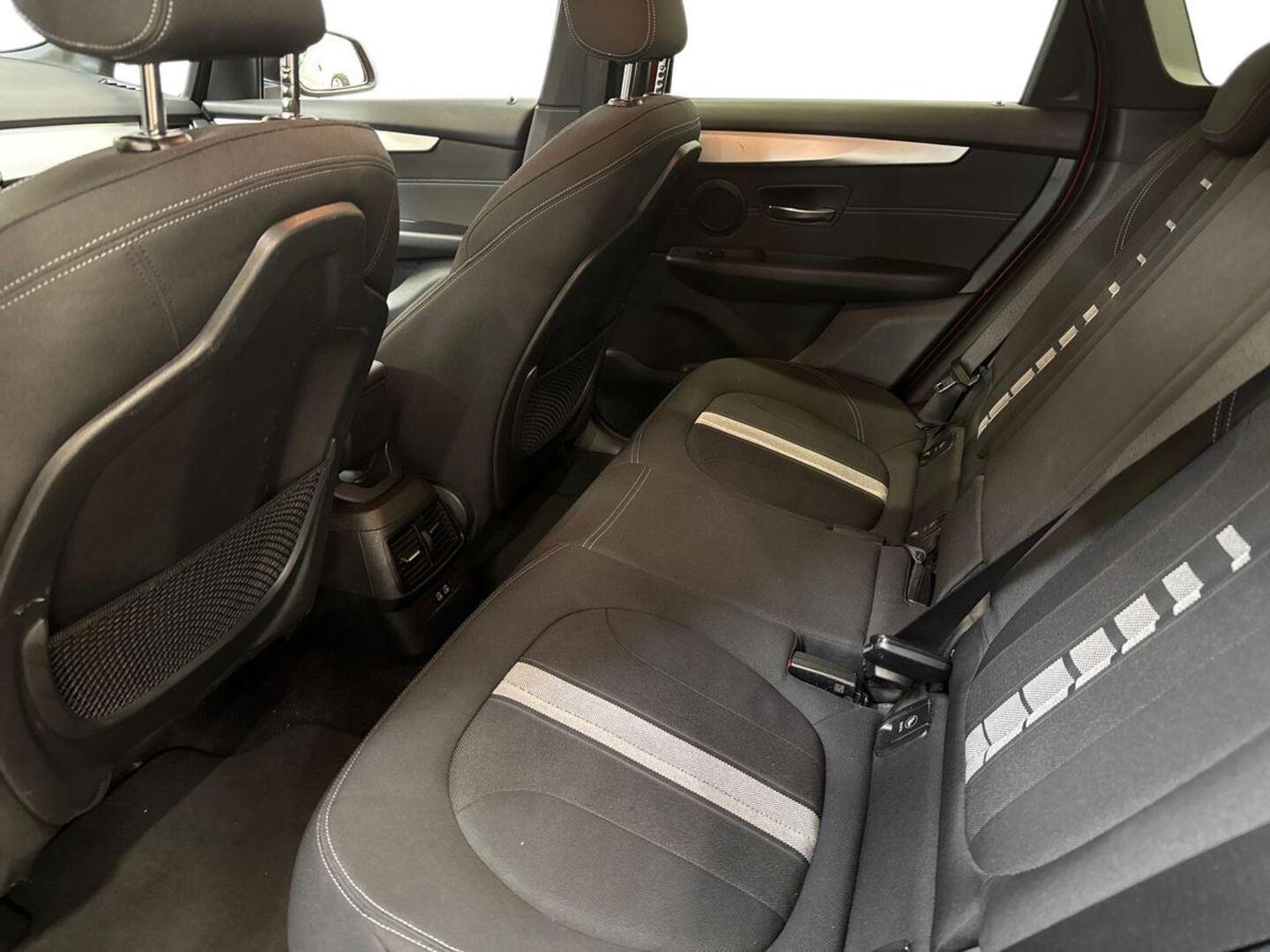 BMW 225 2019