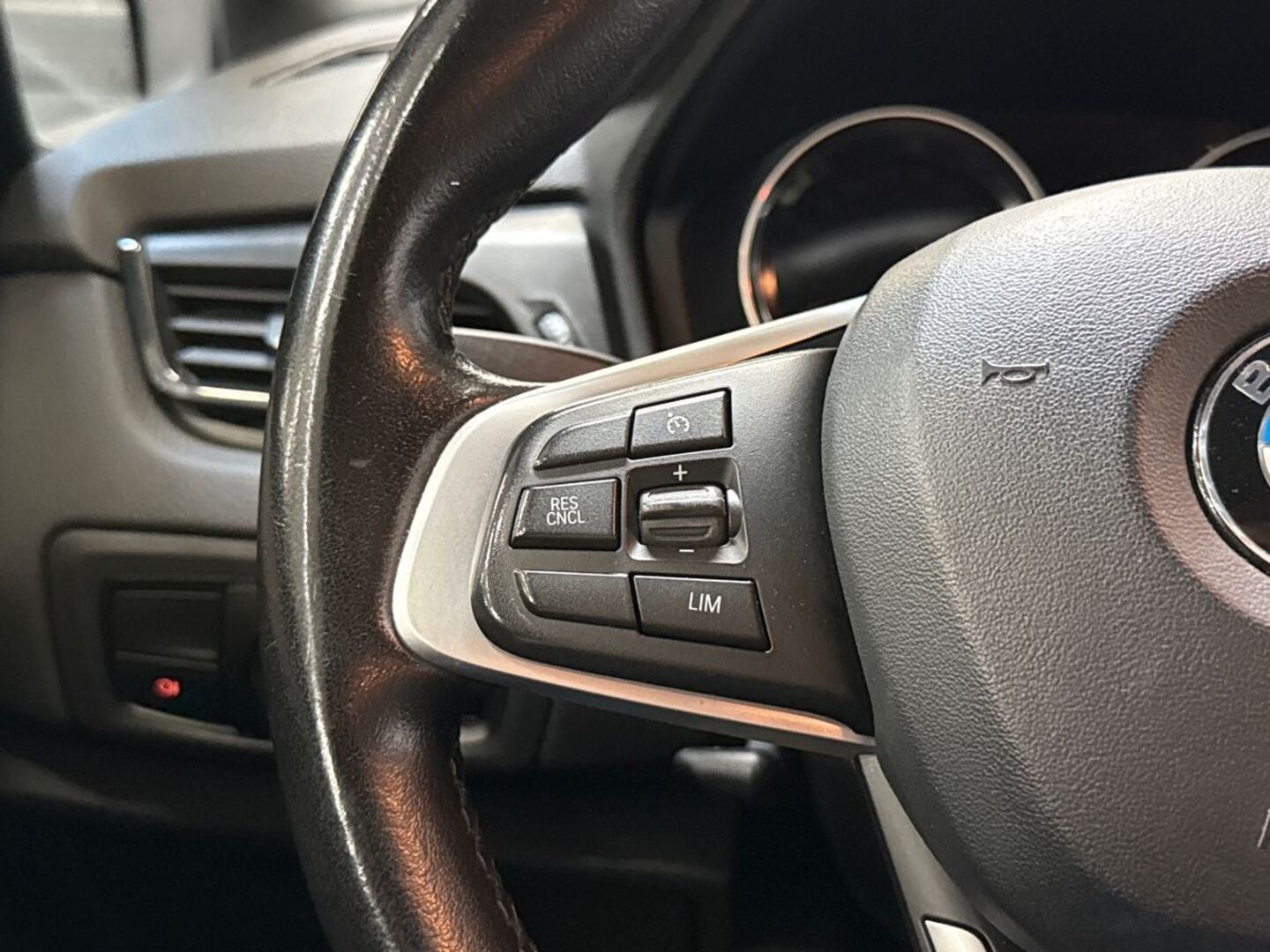 BMW 225 2019