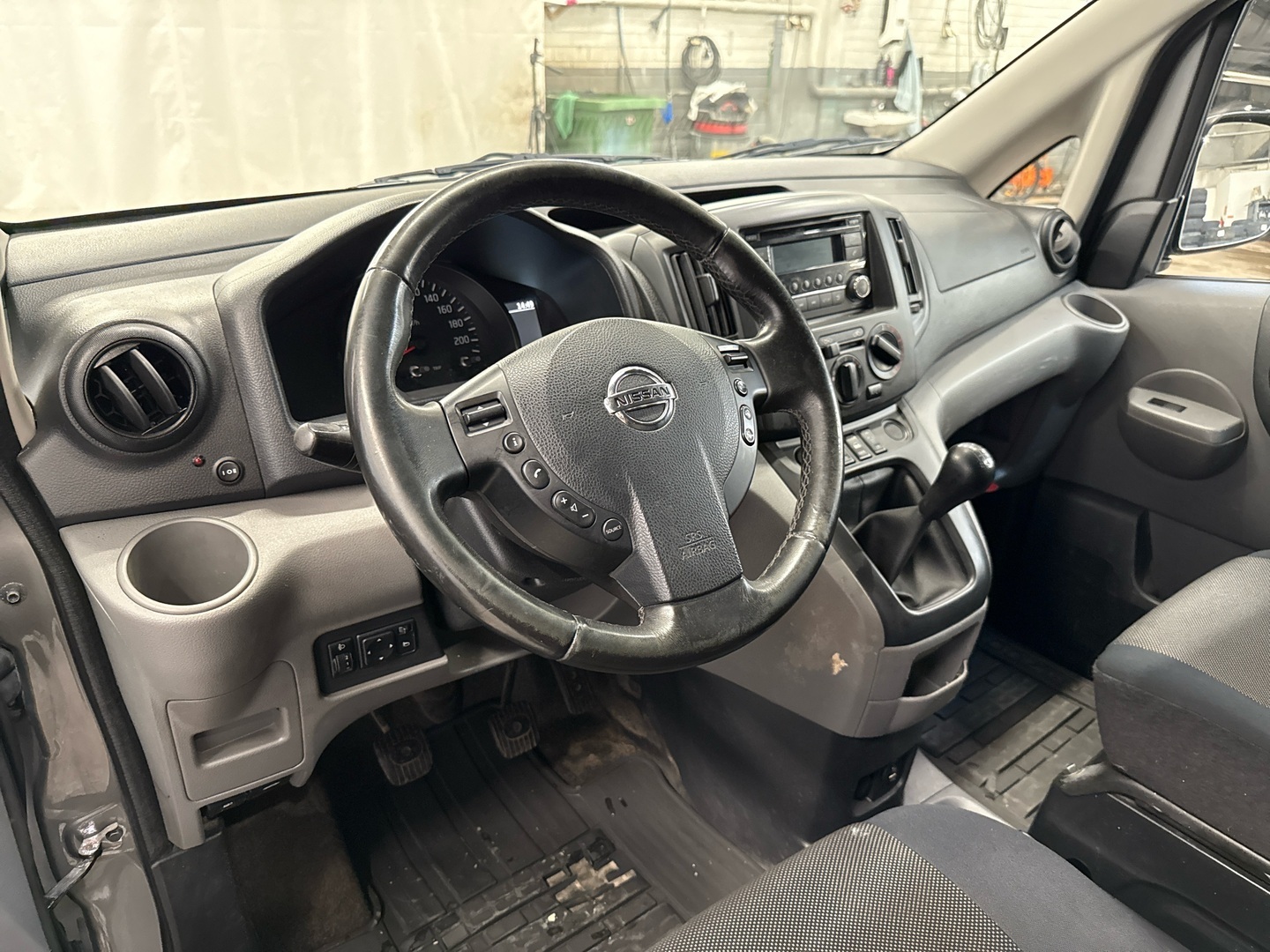 NISSAN NV200 2019