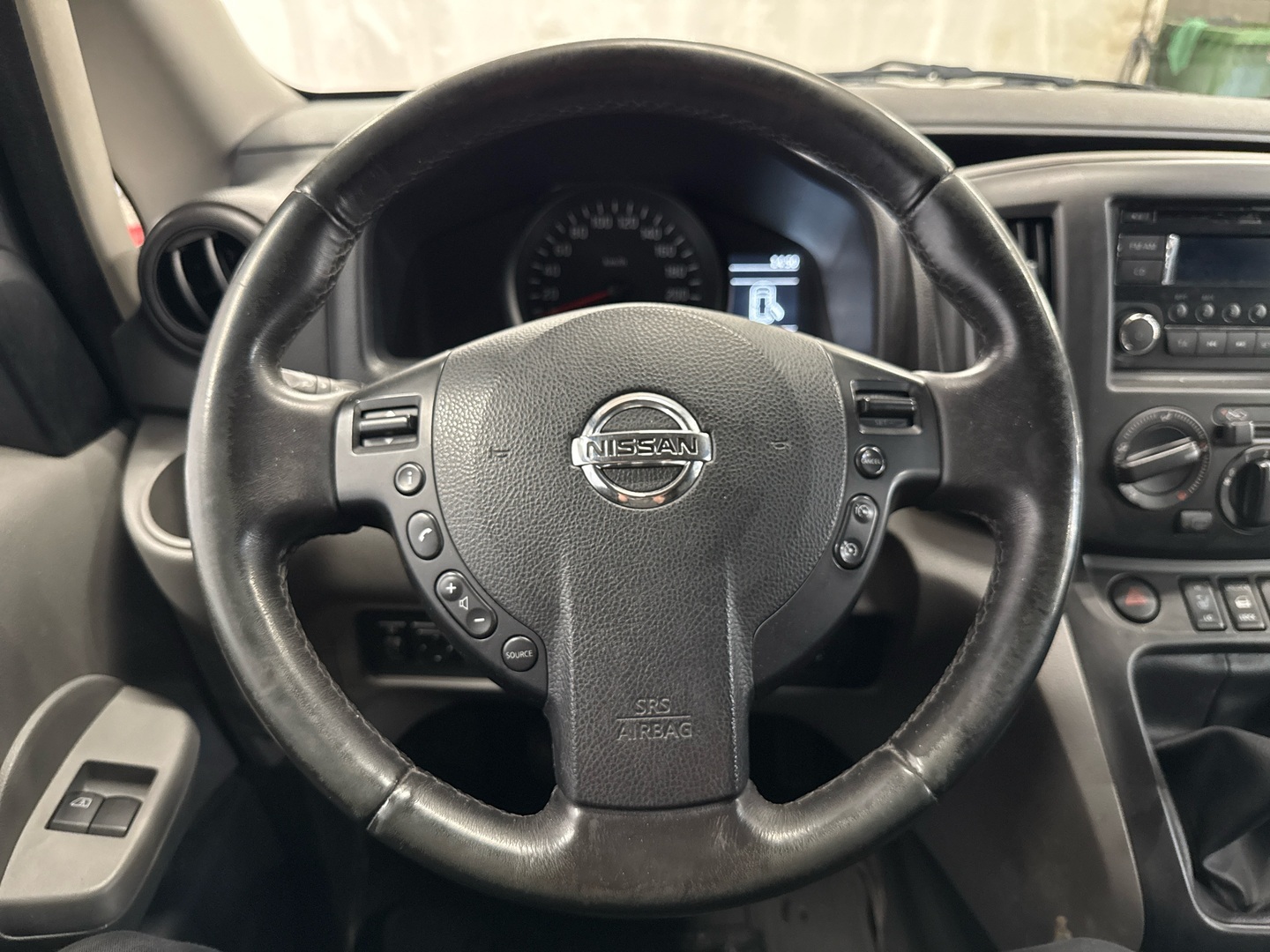 NISSAN NV200 2019
