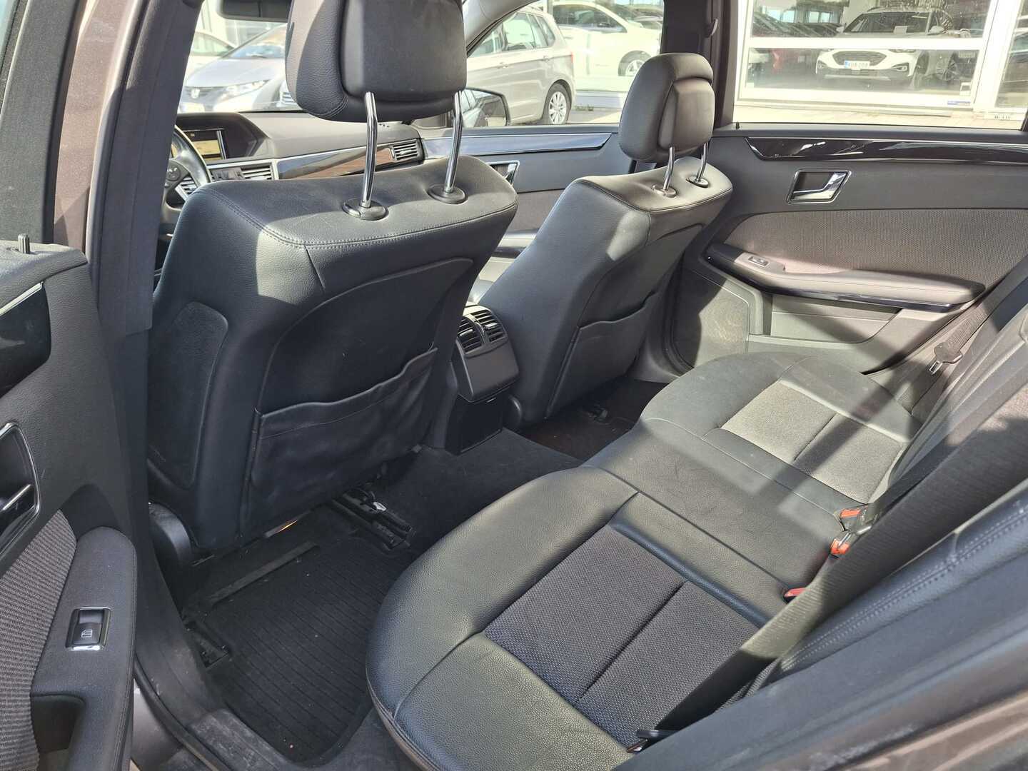 MERCEDES-BENZ E 2010