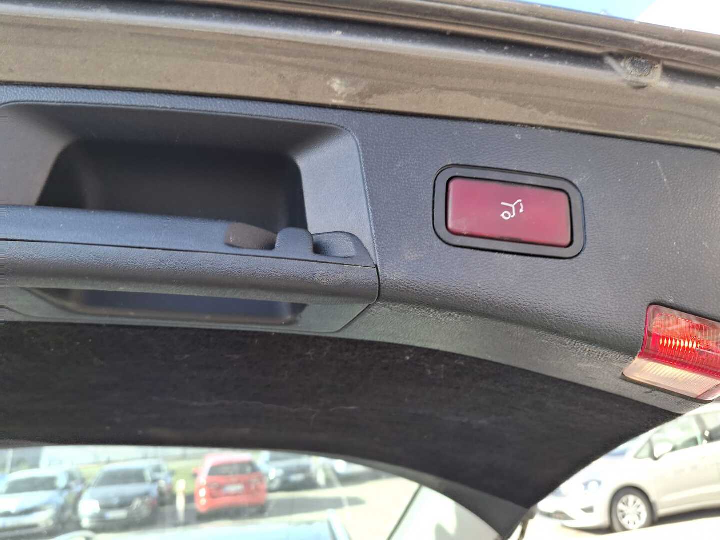 MERCEDES-BENZ E 2010