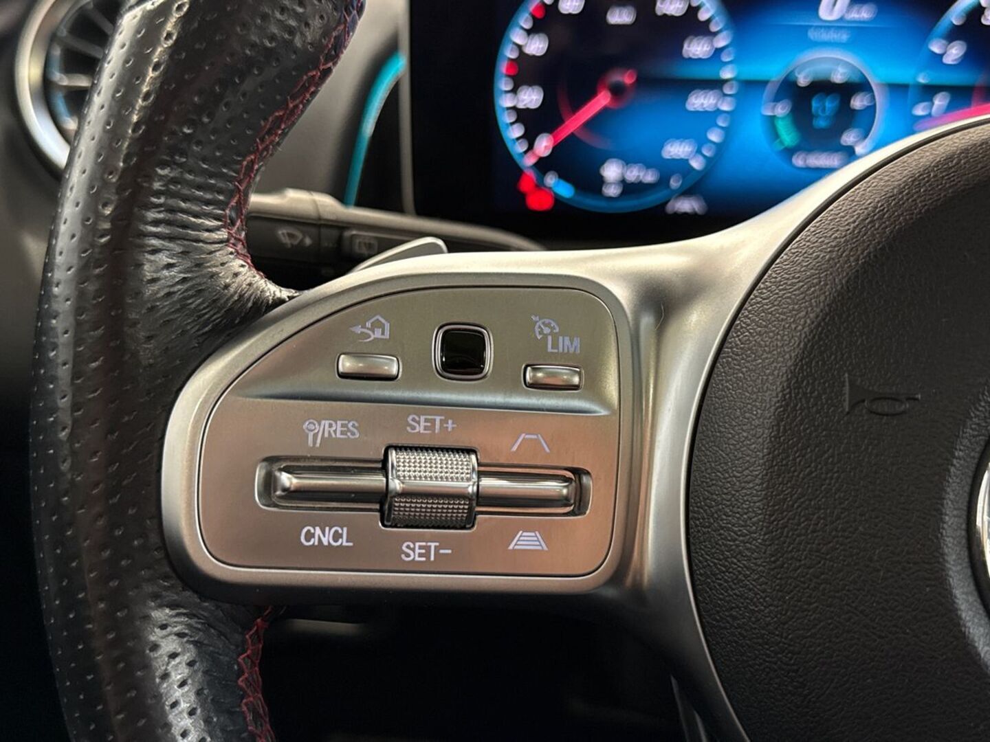 MERCEDES-BENZ GLB 2020