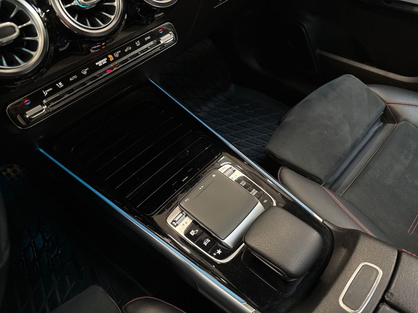 MERCEDES-BENZ GLB 2020
