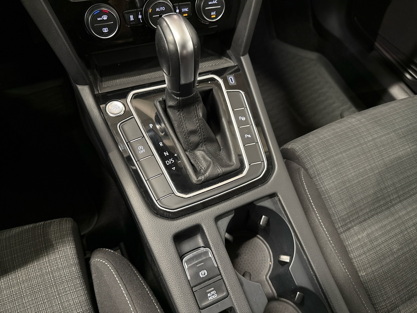 VOLKSWAGEN Passat 2019