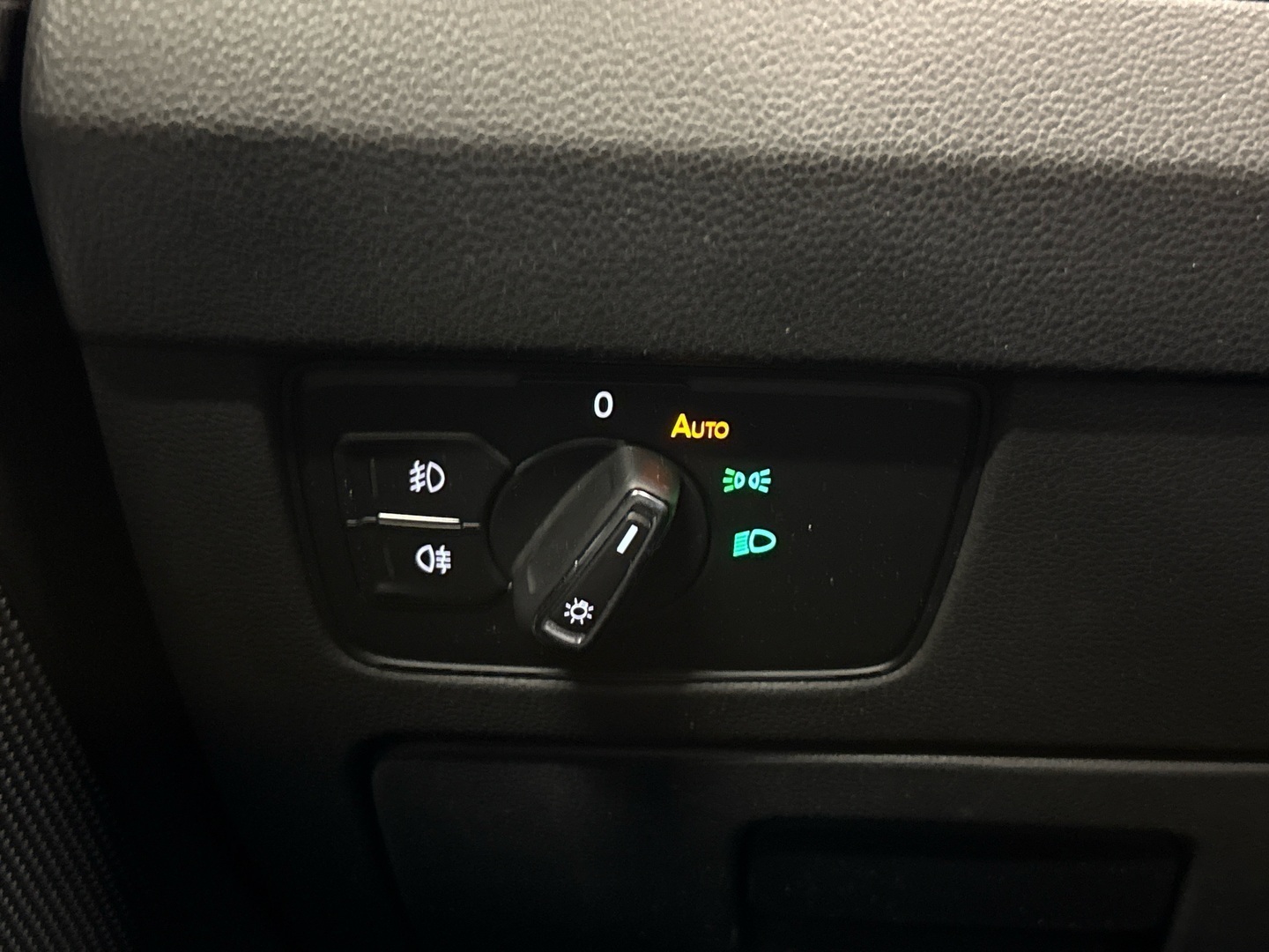 VOLKSWAGEN Passat 2019