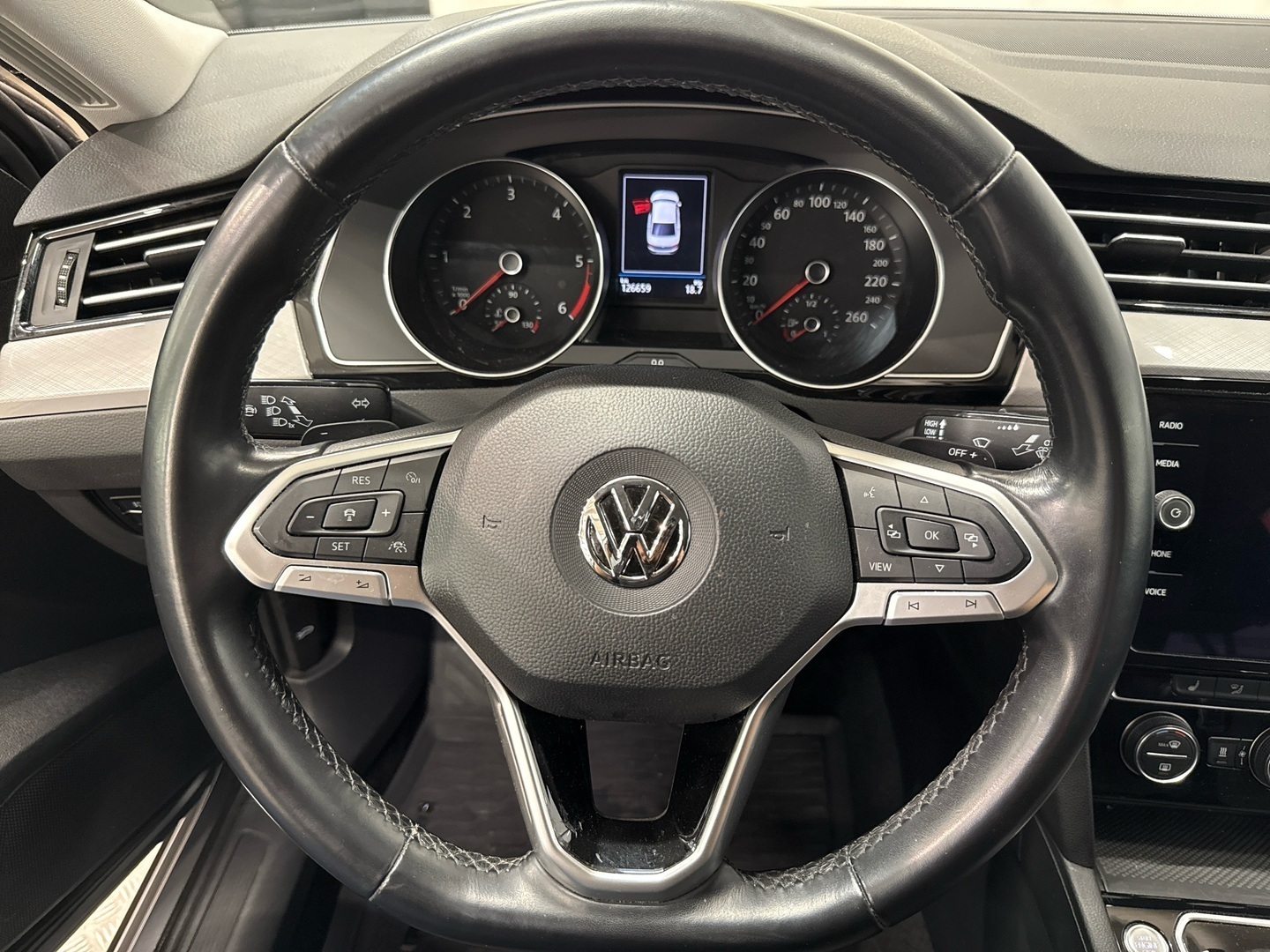 VOLKSWAGEN Passat 2019
