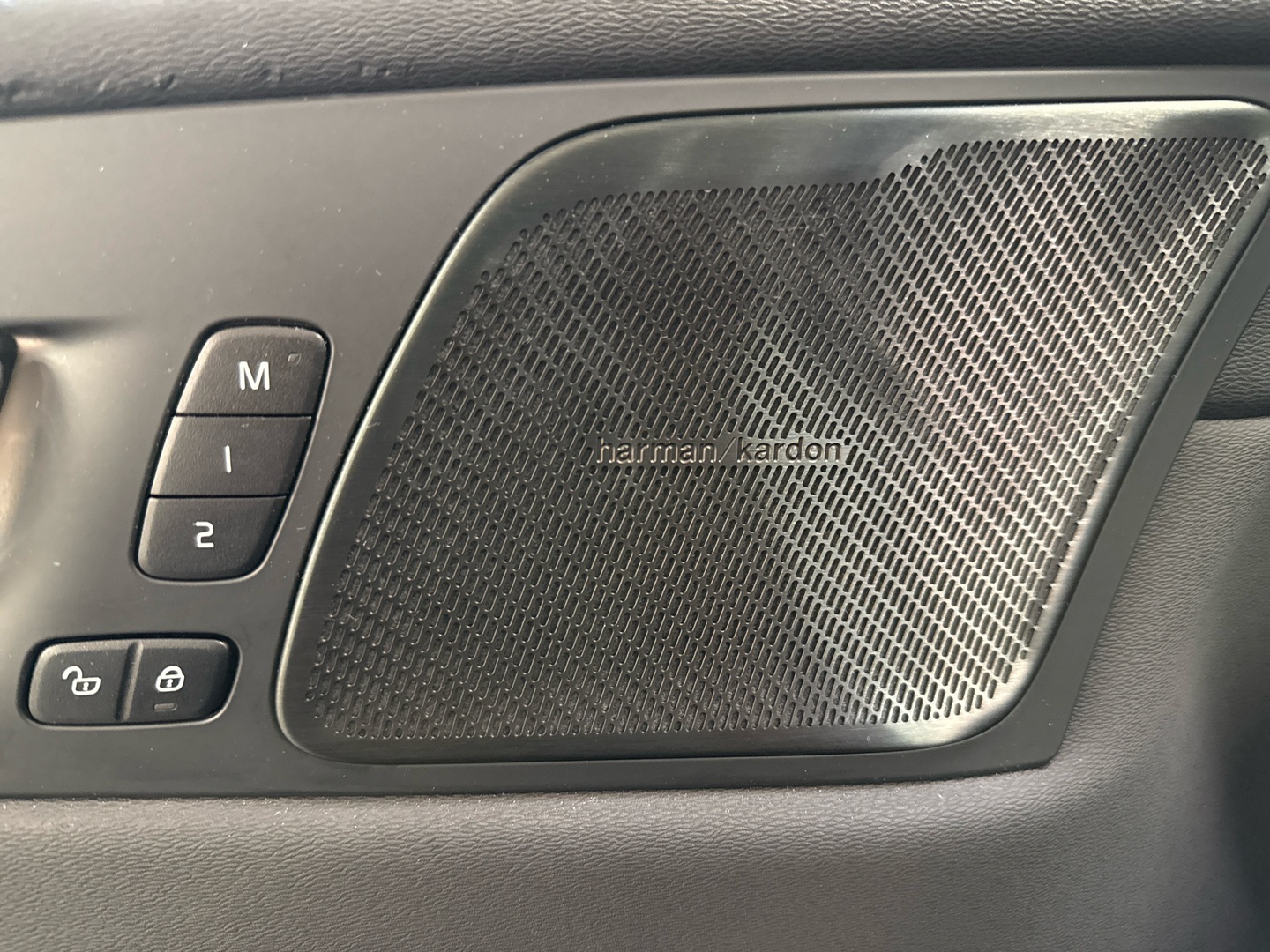VOLVO XC60 2020