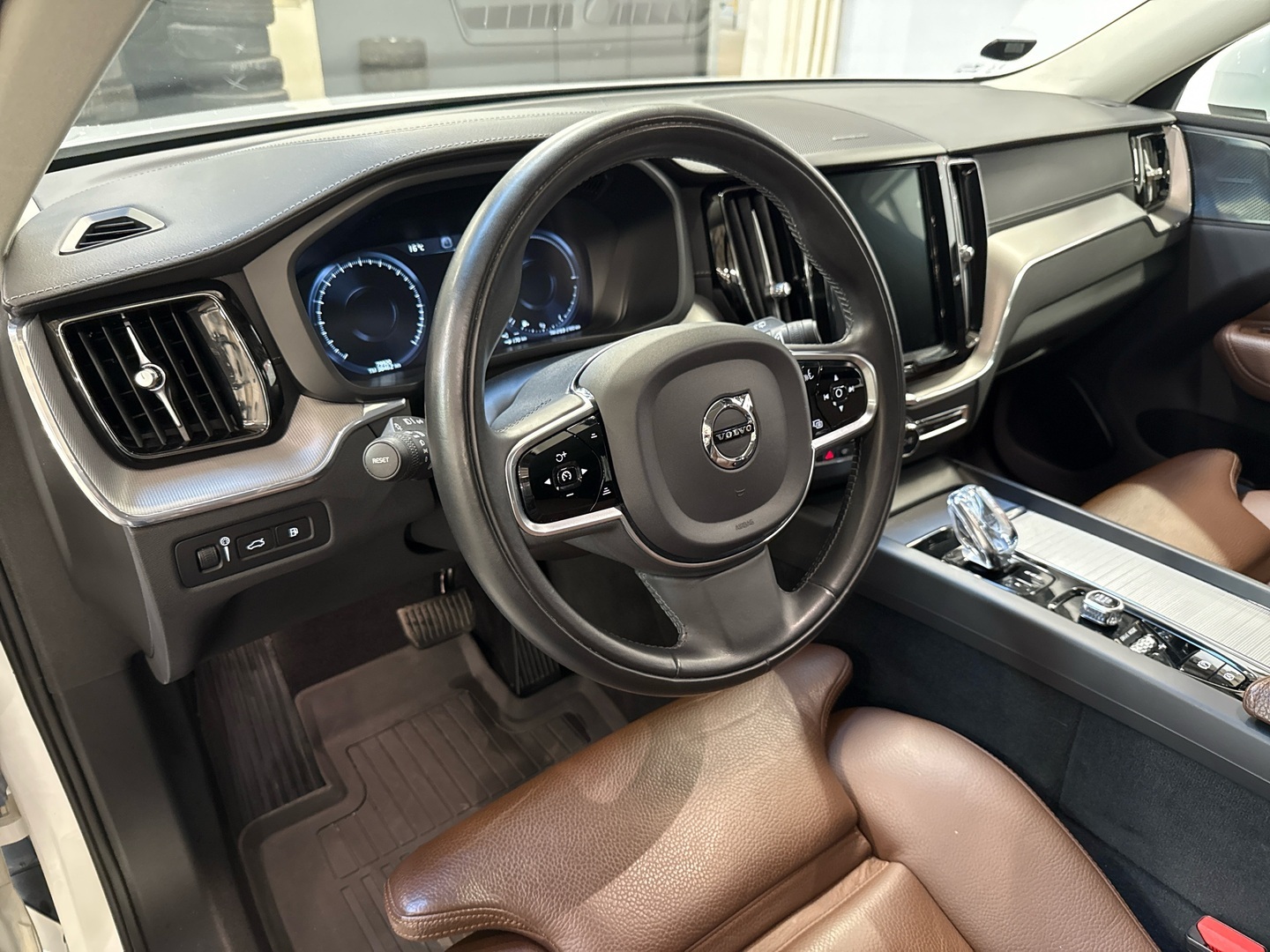 VOLVO XC60 2020