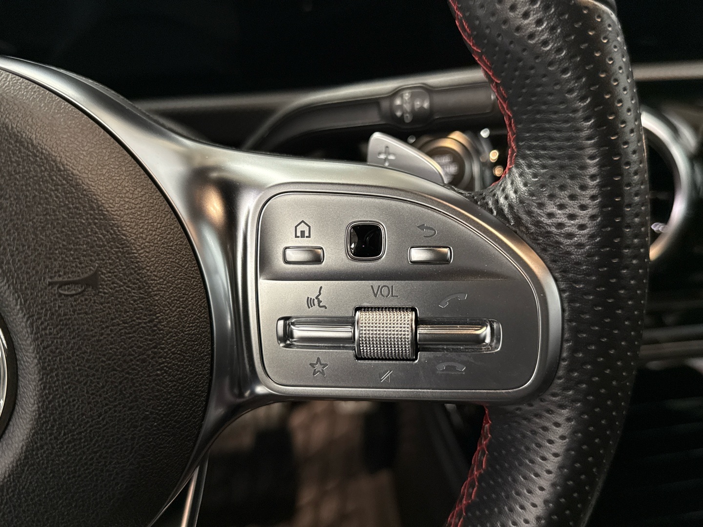 MERCEDES-BENZ A 2019